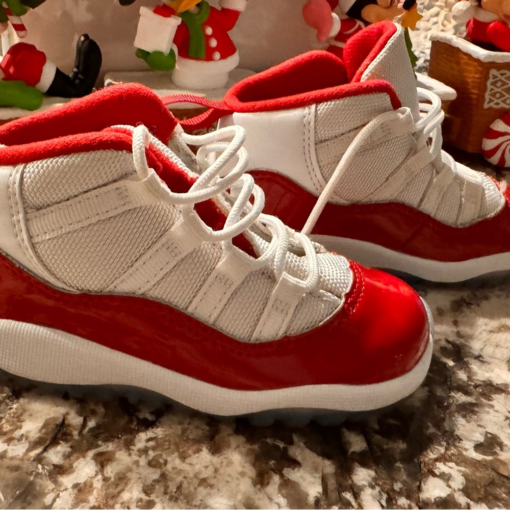 Jordan unisex-child Jordan 11 Retro (Infant/Toddler)